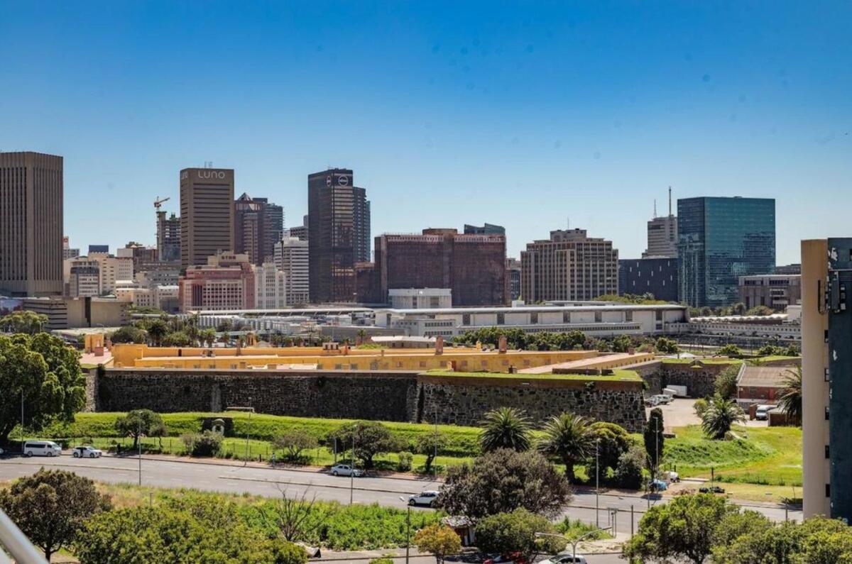Micro-luxurious In Cbd Apartment Cape Town